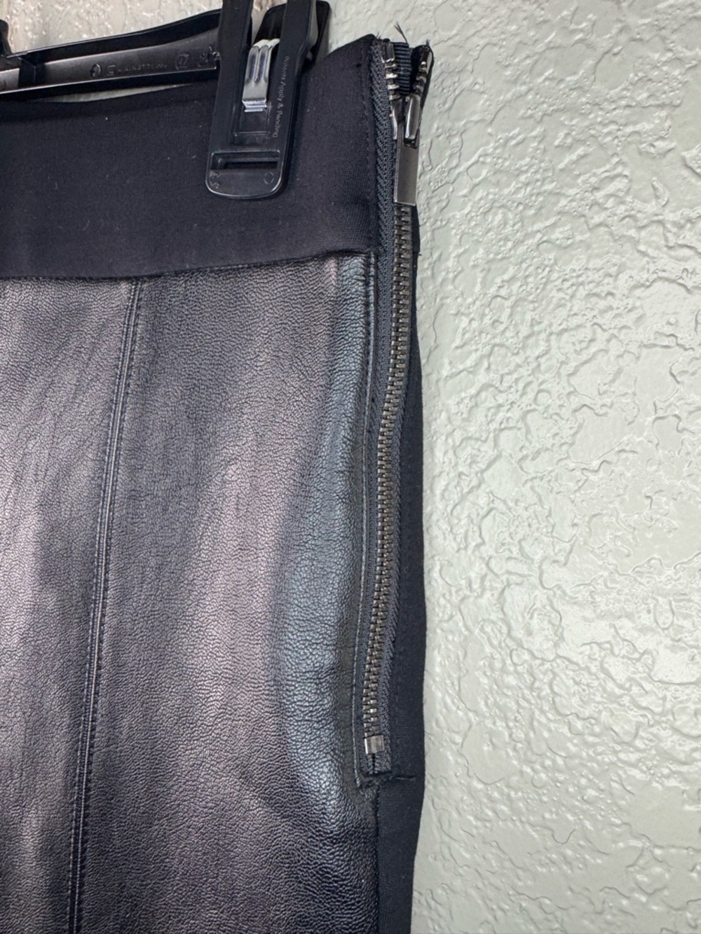 Ann Taylor Faux Leather Front Panel Pants Black Pull On Leggings Size 6 - Picture 5 of 7